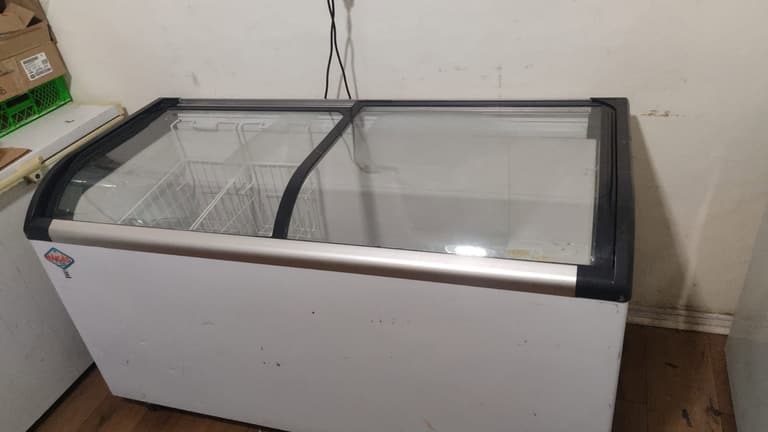 Congelador horizontal comercial con tapa de vidrio